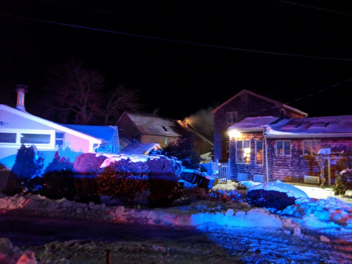 GLOUCESTER MA HOUSE FIRE LONG BEACH ROAD IMG_20180108_194851 © cryan