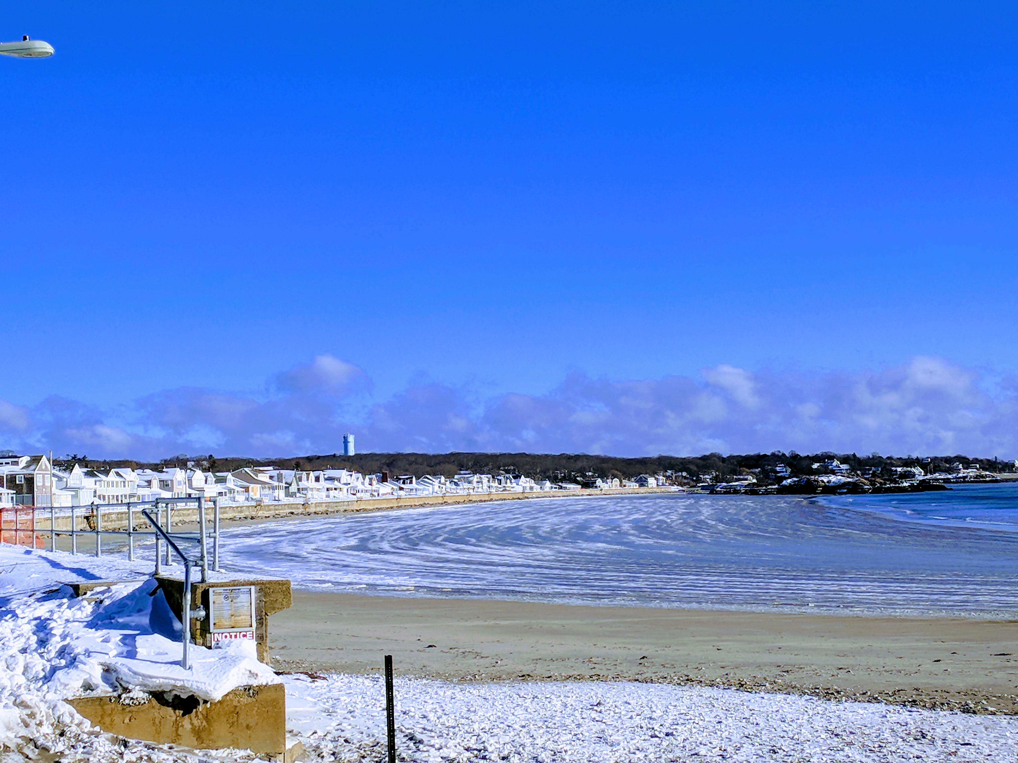 Long Beach with arch of thin layer of ice low tide IMG_20180107_092723