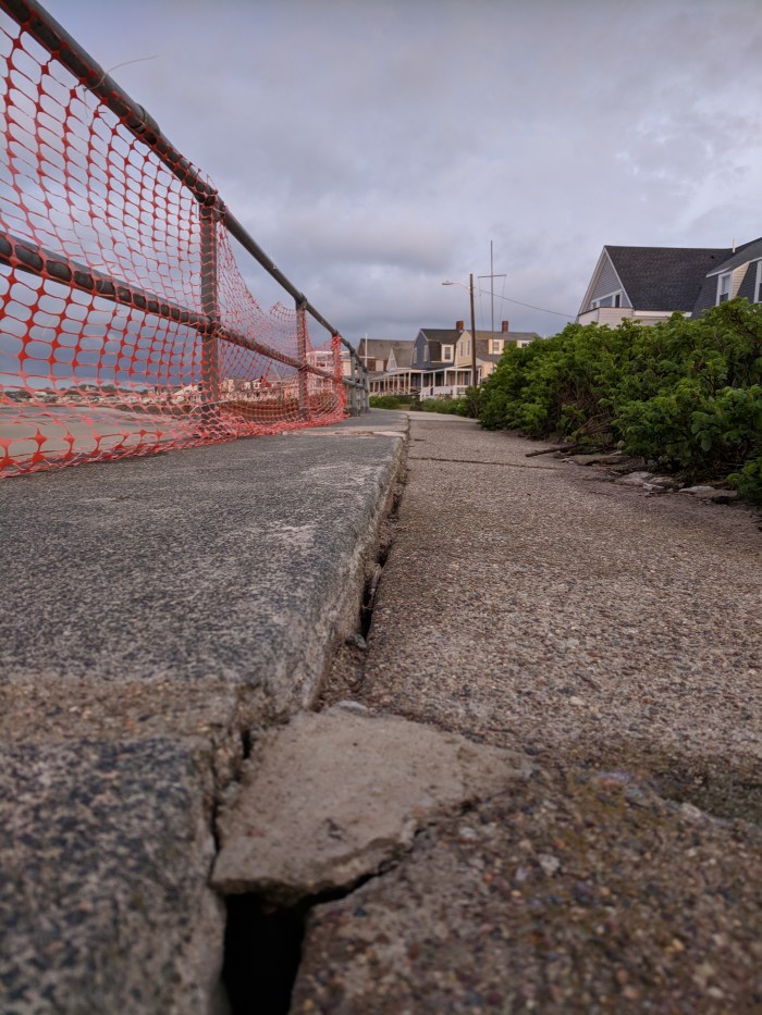 Long Beach seawall walkway after winter storms May 2018 spotting the new peek throughs  ©c ryan.jpg