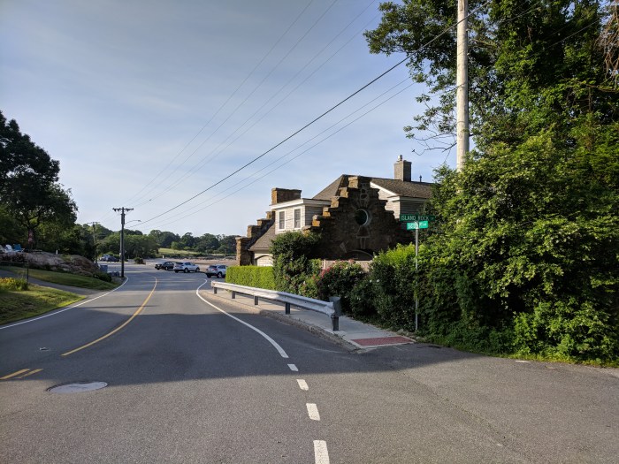 approaching Niles Beach former Gate Lodge on right ©c ryan_20180630_072943.jpg