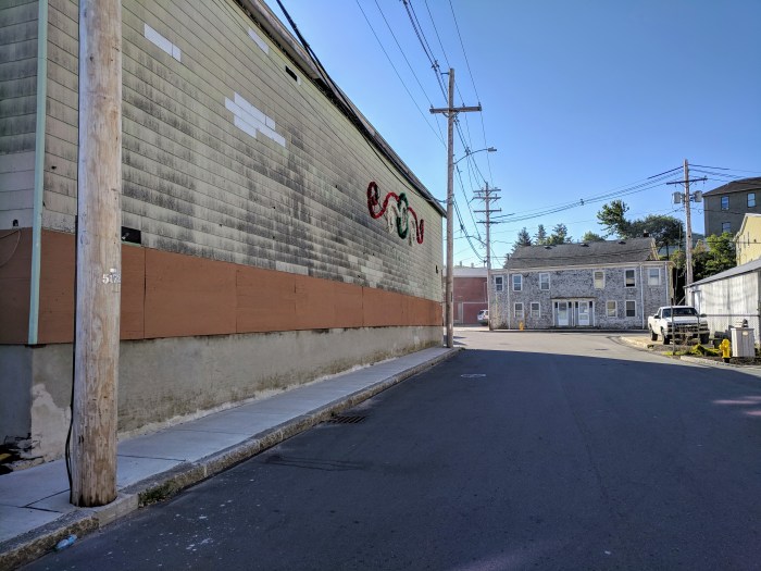 Getting ready for Fiesta 2018_Commercial Street_20180622_074428 ©c ryan (4)