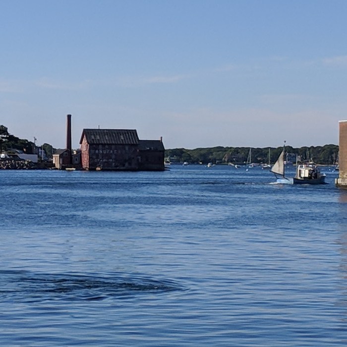 lobster boat with sail_20180622_073855