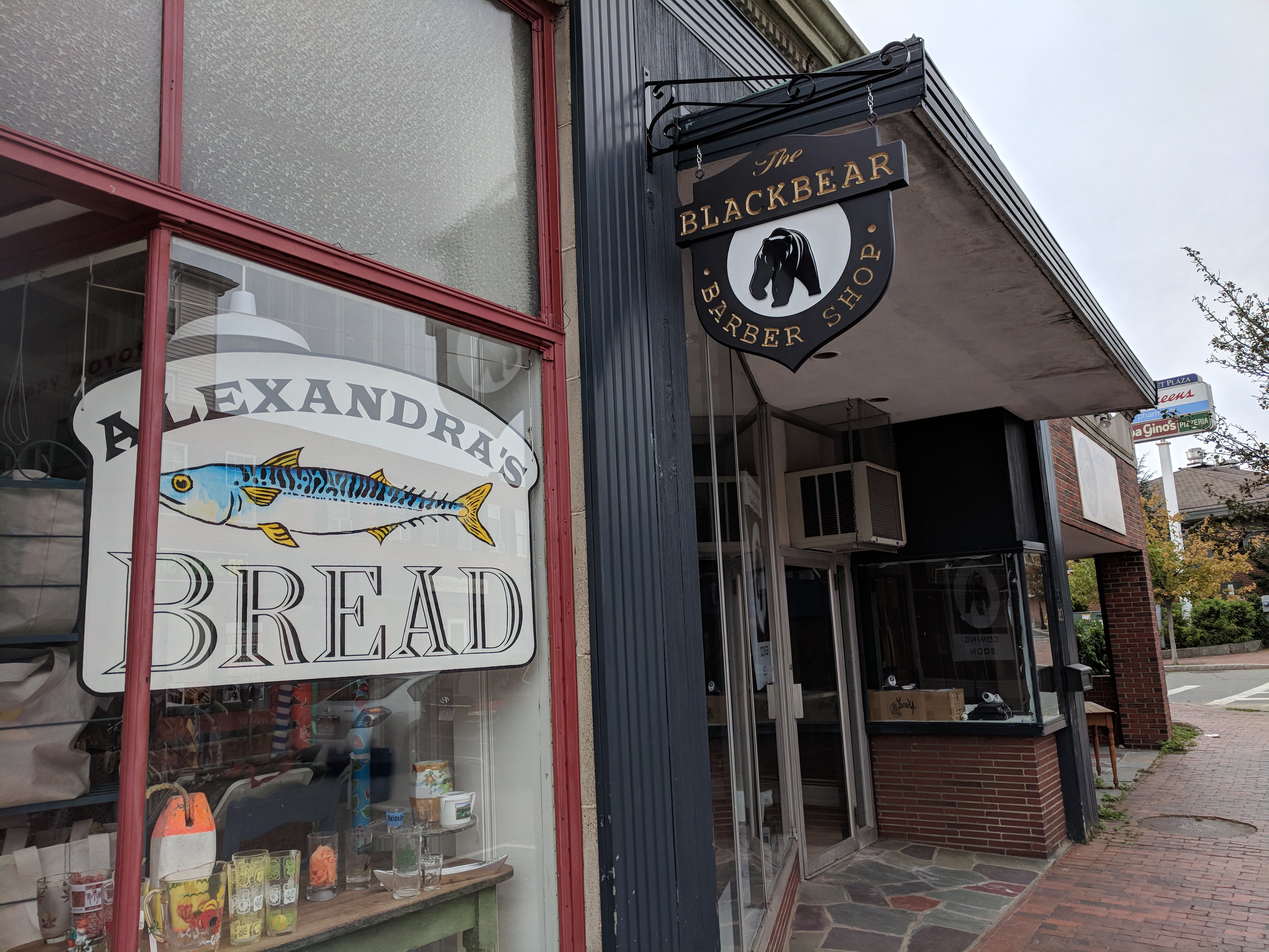 The blackbear barber shop 261 Main Street Gloucester MA_20180909_signs storefronts ©c ryan.jpg