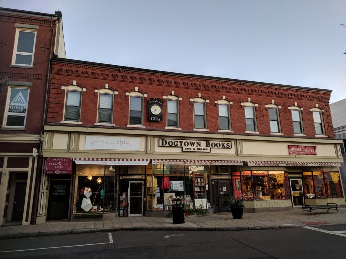 Dogtown Books 132 Main Street Gloucester MA_goodlinens and menage gallery©c ryan