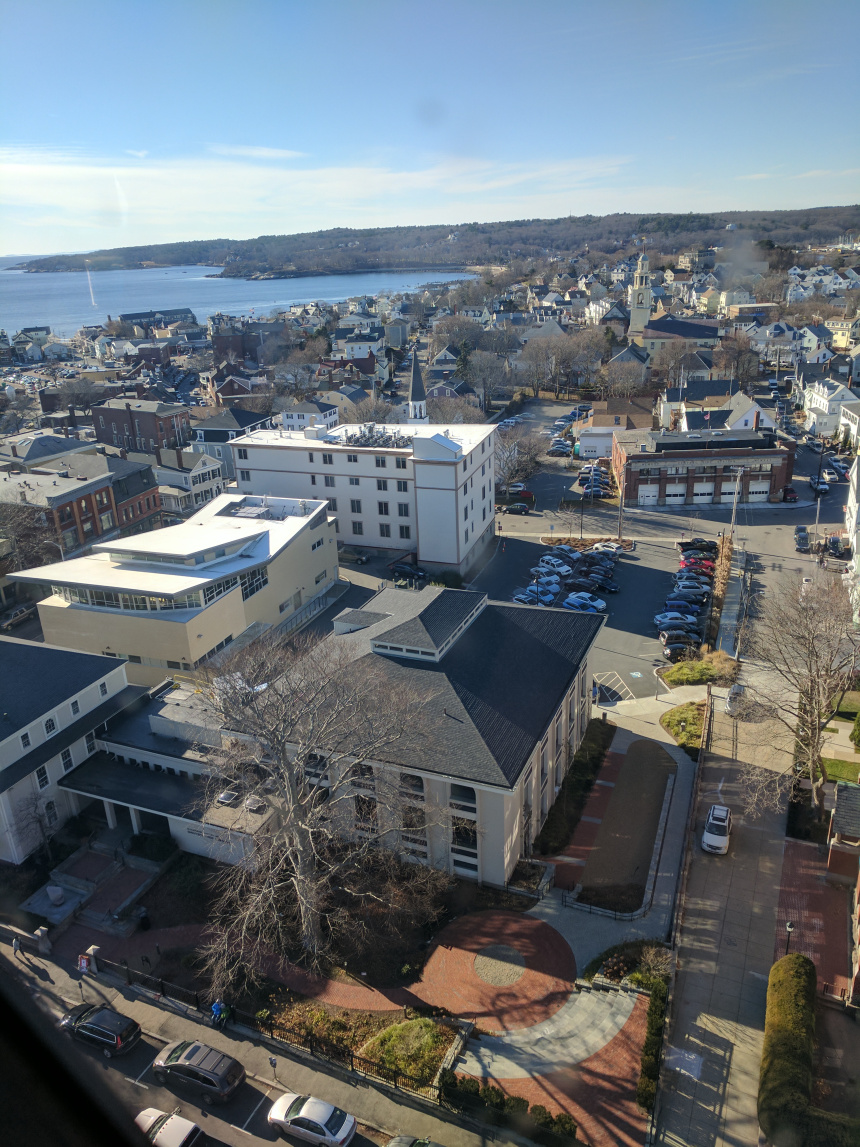 Looking to Gloucester Harbor Temple Ahavat Achim_ Library_Dale_Middle Street_ UU and more_20161210_ aerial from Gloucester Ma City Hall © Catherine Ryan
