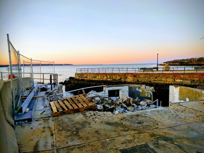 early sunday morning Blynman Bridge repairs Gloucester MA by state's Department of Transportation aka DOT_20190324_© catherine ryan (2)