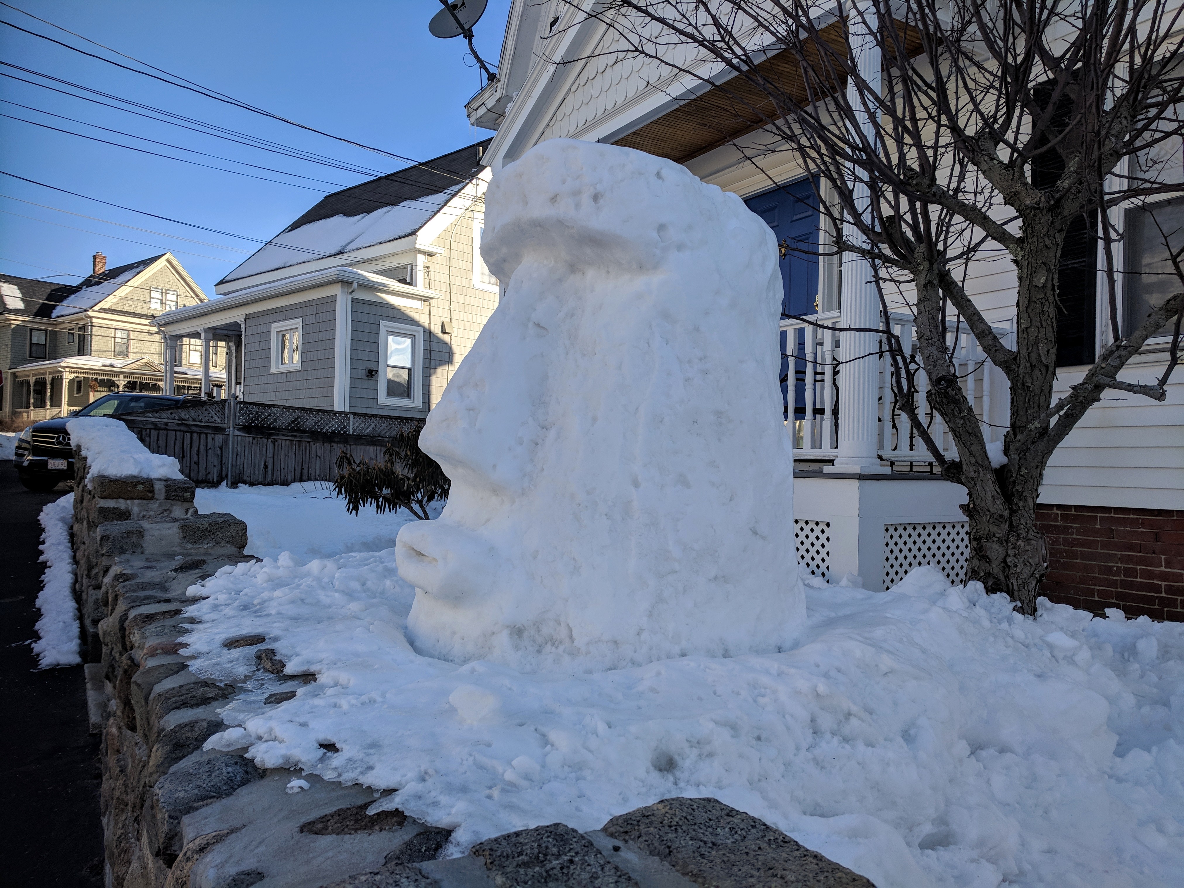 Gloucester Island_ snowman yard sculpture_20190307_Gloucester MA_© catherine ryan