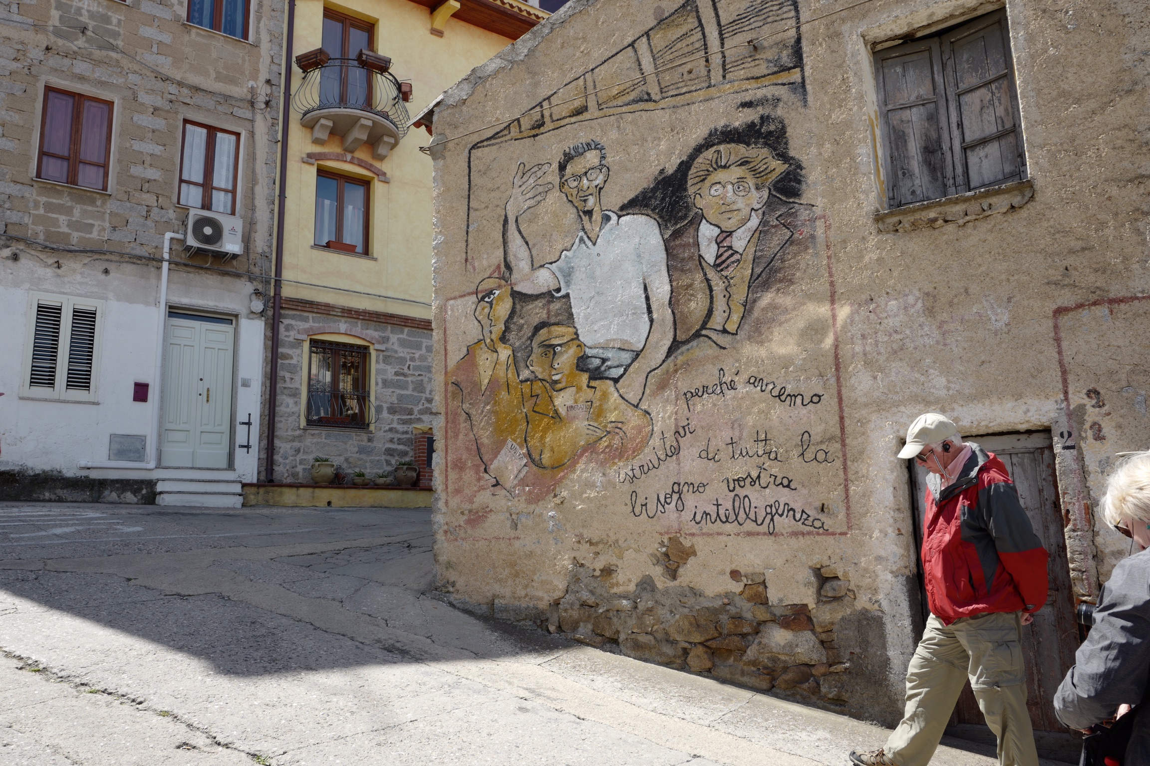 5041C0EB-AA83-4E06-B3A4-CCC637C8544E