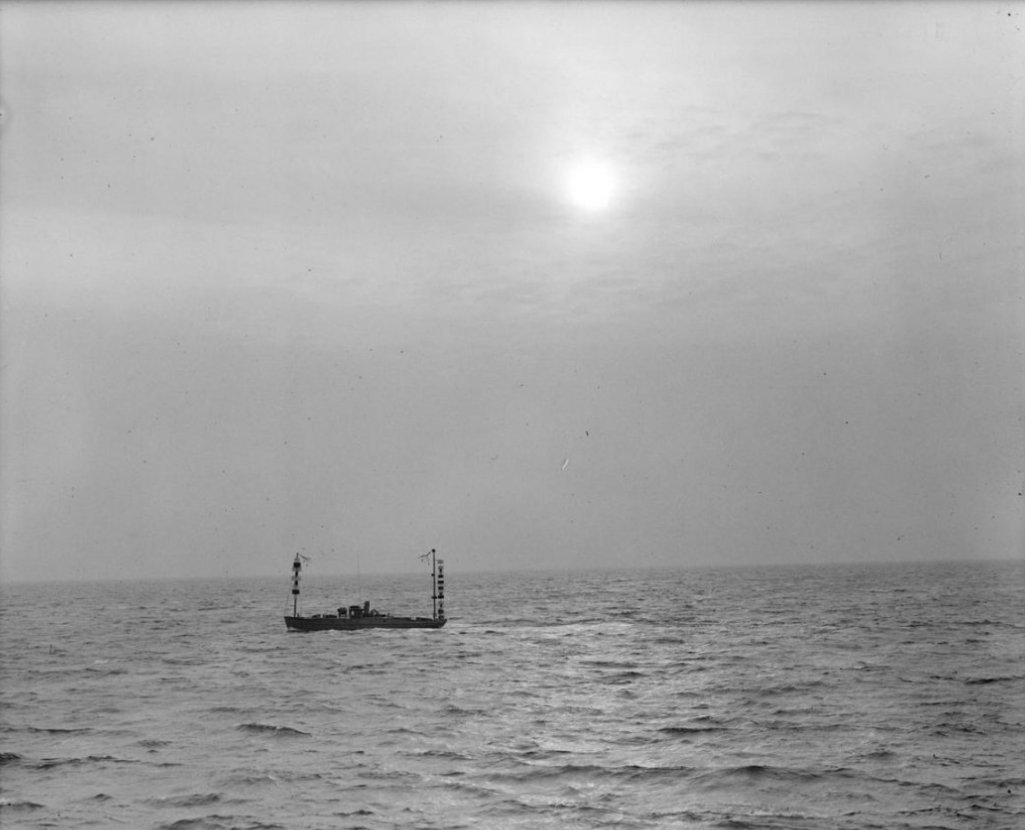Hammond first radio boat off Gloucester_The boat is run from the shore as no one is aboard_photograph Boston Public Lib
