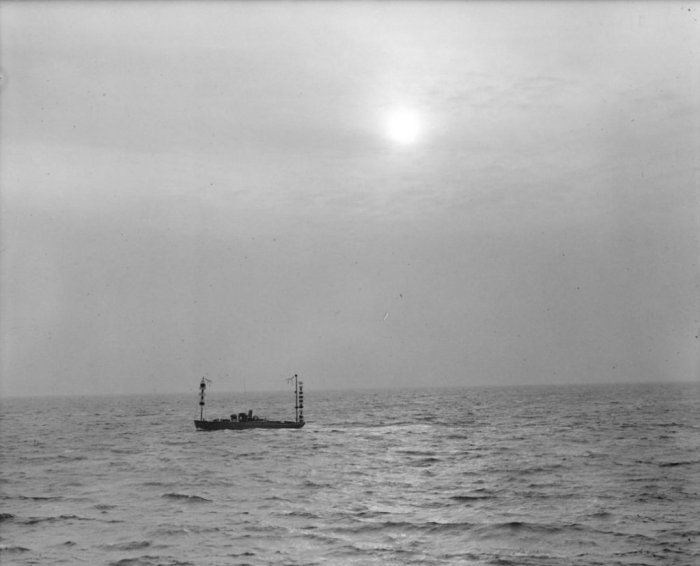 Hammond first radio boat off Gloucester_The boat is run from the shore as no one is aboard_photograph Boston Public Lib