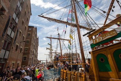 8e444b492a43420fb05fd4807c1640de