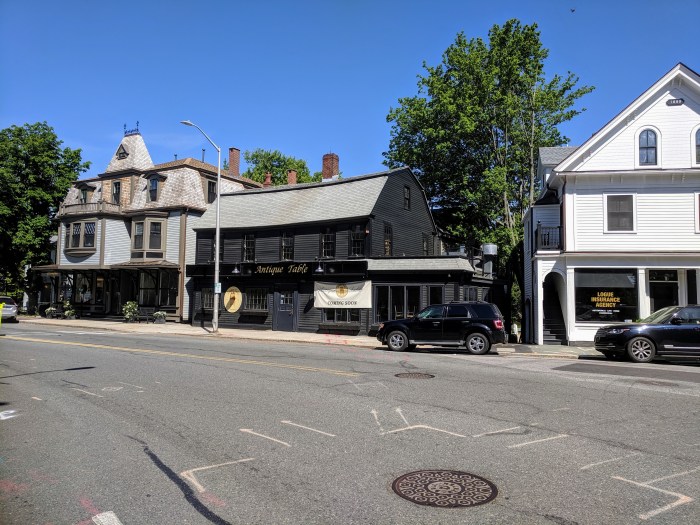 Antique Table trattoria opening soon_20190615_Manchester by the Sea © c ryan (2)