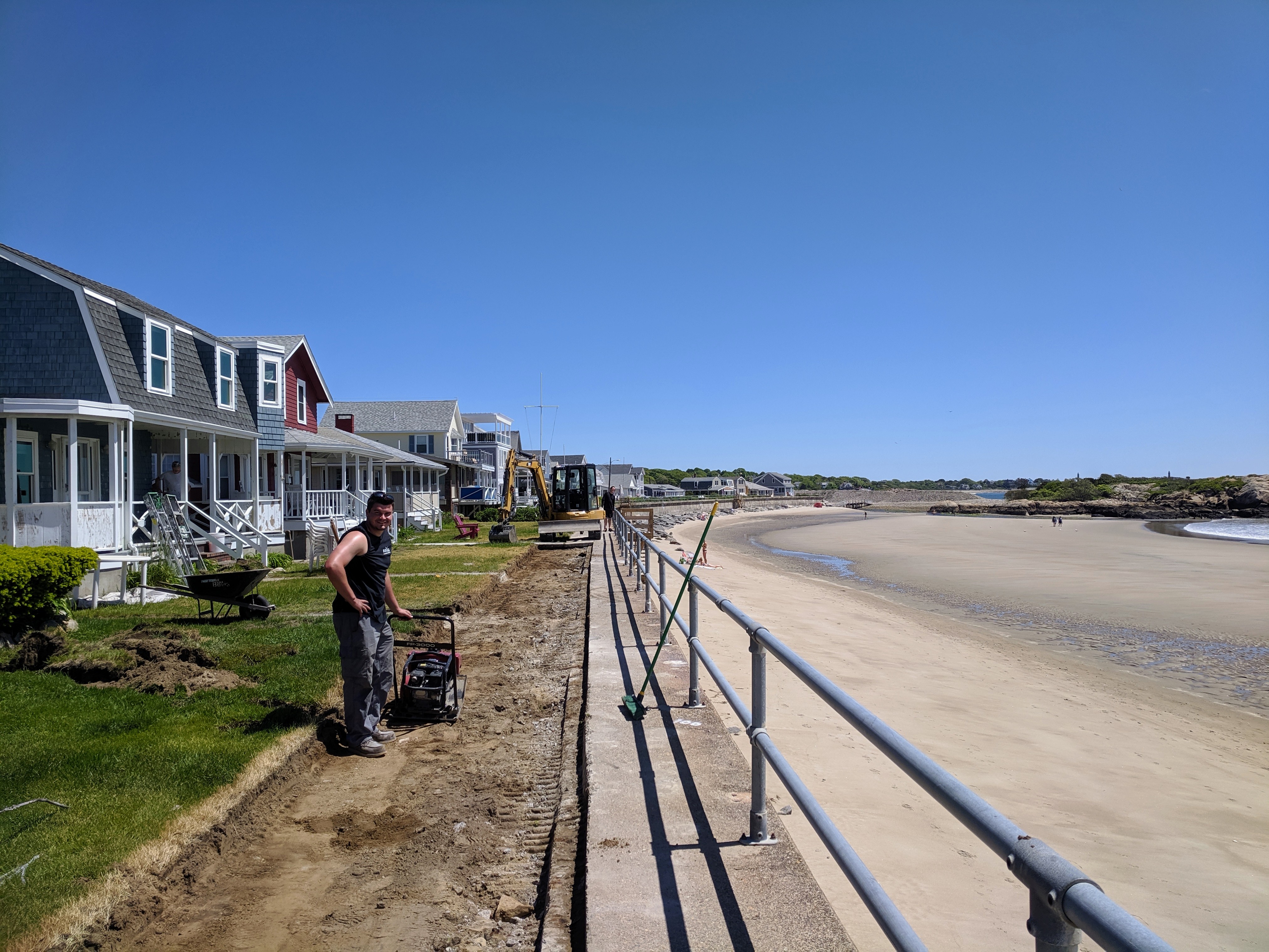 Long Beach seawall walkway widening in process_20190607_© c ryan (3)