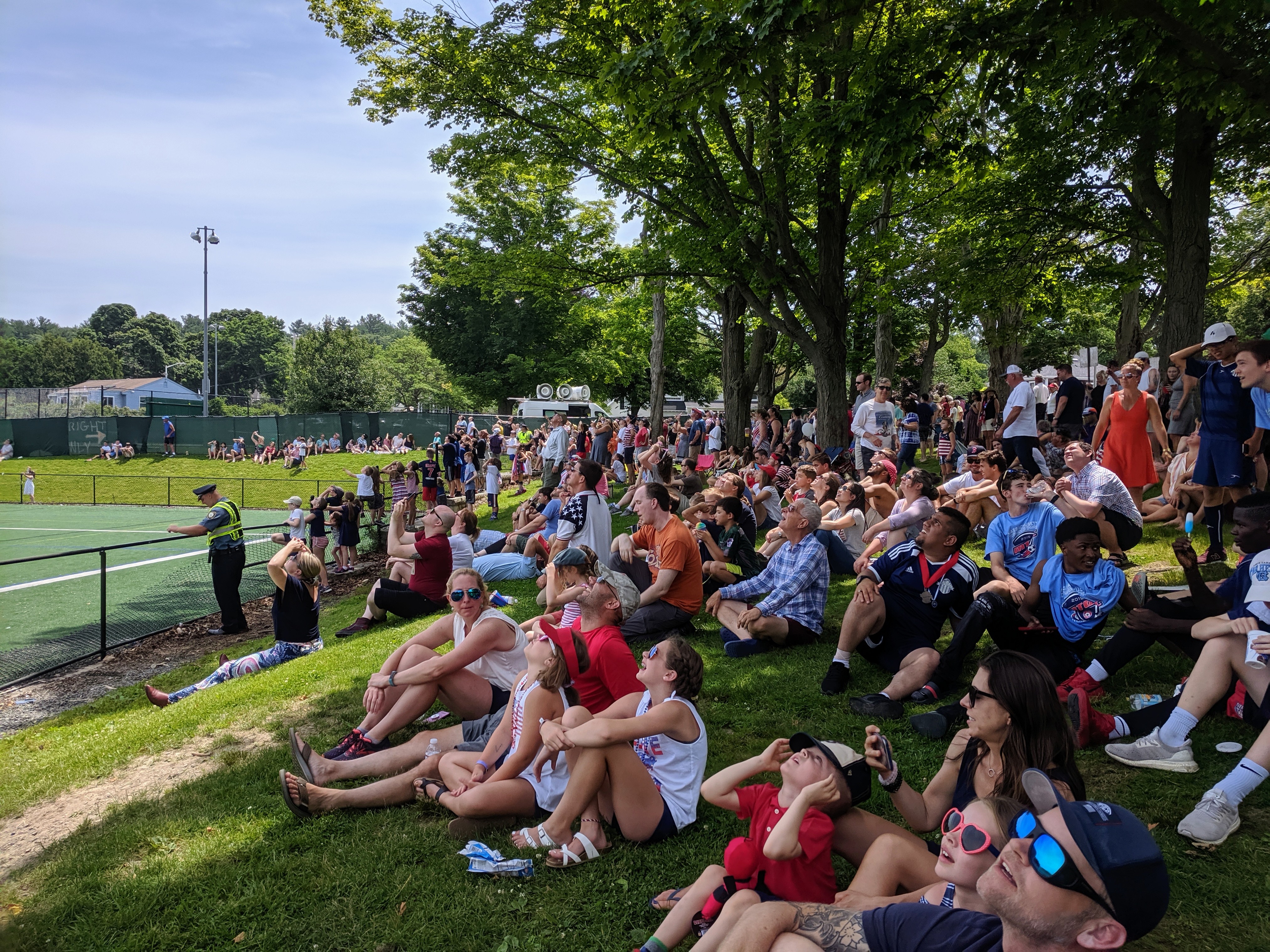 look up to the sky_Manchester by the sea 4th of July parade 2019_©c ryan (13)