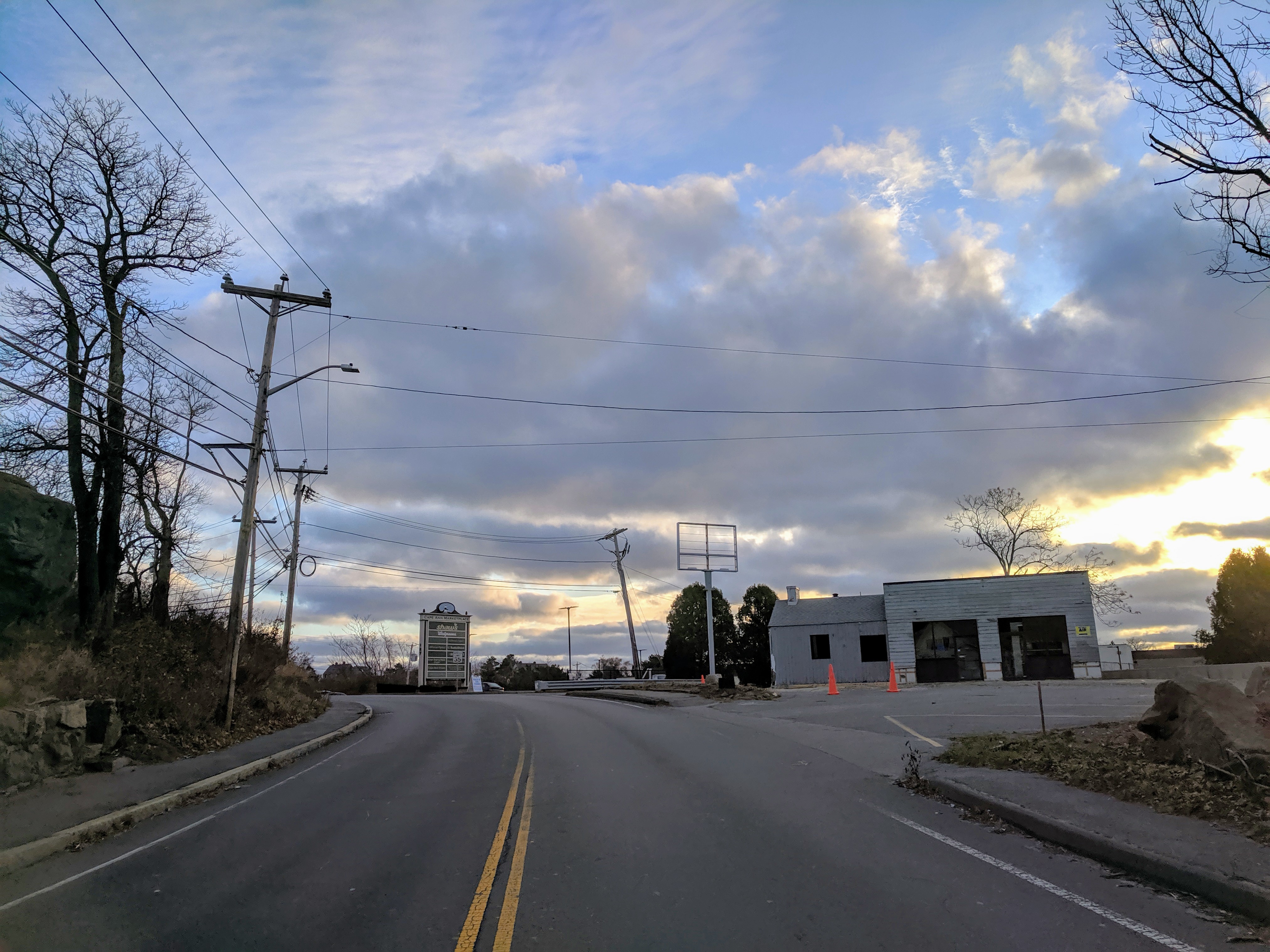 Enterprise coming to 123 Eastern Avenue former Gulf station Rt 127 Gloucester Mass._20191117_©c ryan