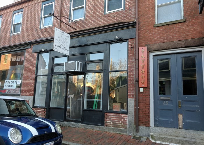 Rose and Dove Gift Shop shuttered Gloucester location 37 Main Street West End space available_20191125_©c ryan.jpg