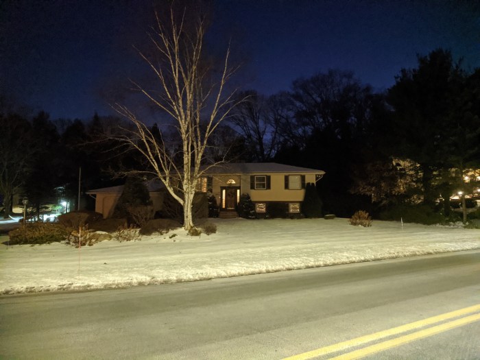 Peabody home had pink Holiday lights 1980s decorated homes_ ©c ryan