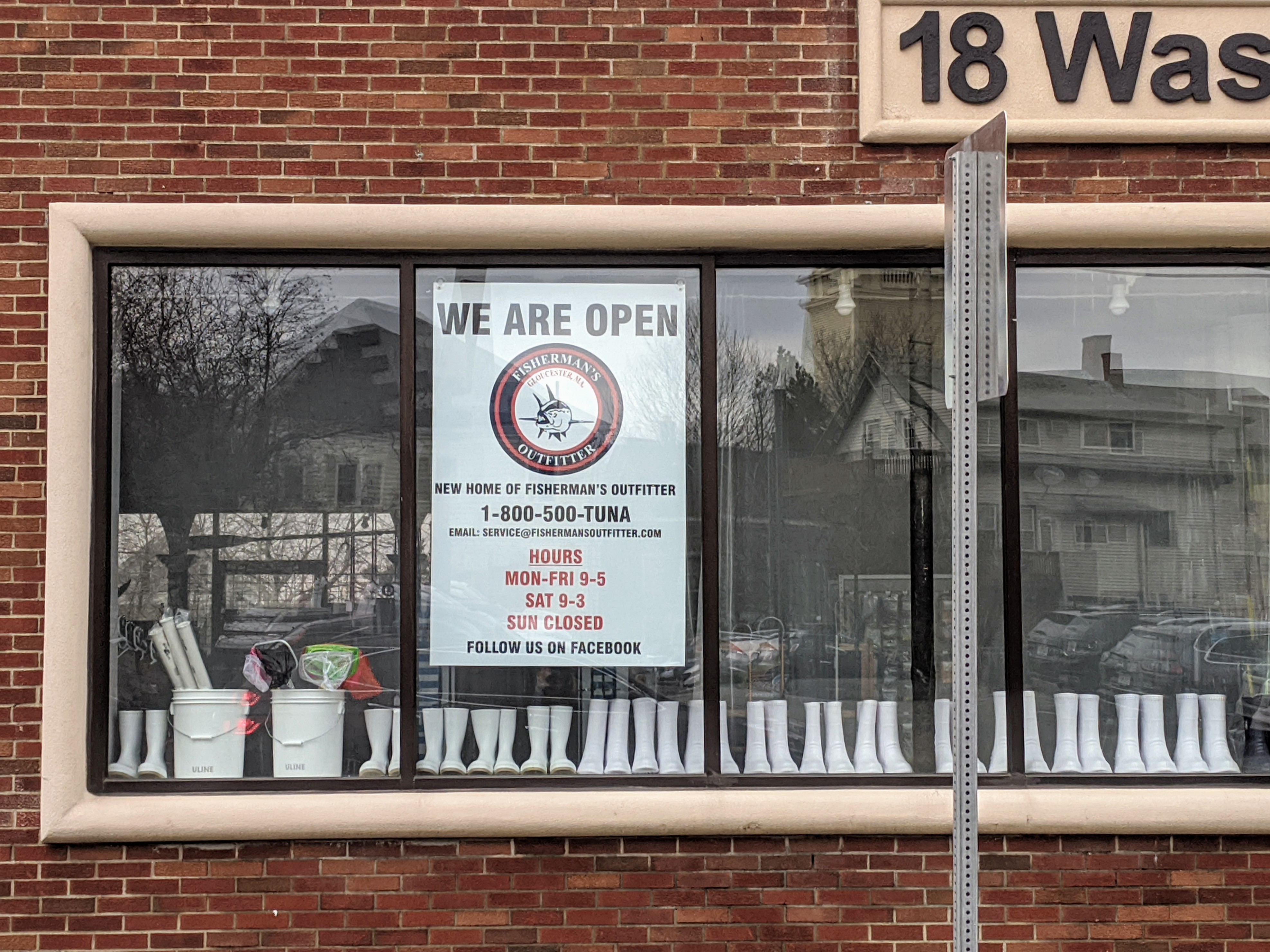 Fisherman's Outfitter now open_20200202_18 Washington Street Gloucester Mass ©c ryan