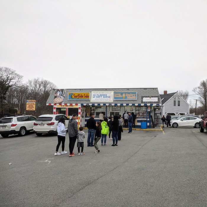 Long Beach Dairy Maid OPEN for the season and social distancing_Gloucester MA_20200328_©c ryan (2)