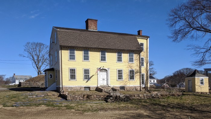 welcome return_hint of scilla springing up left_ Babson-Alling House 27 March 2020 ©c ryan