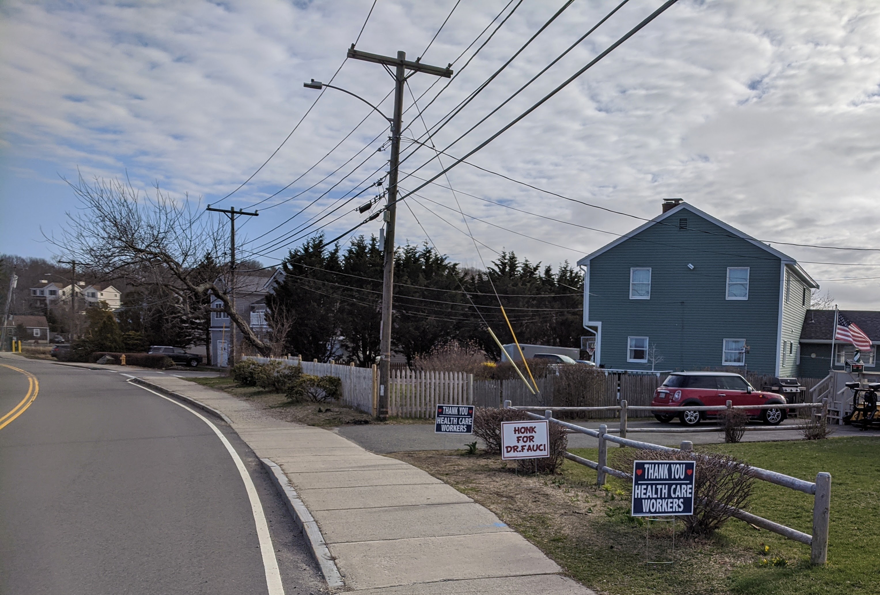 Honk for Dr. Fauci_ Thank you Health Care Workers-Signs of the times_20200404_© gloucester mass © c ryan