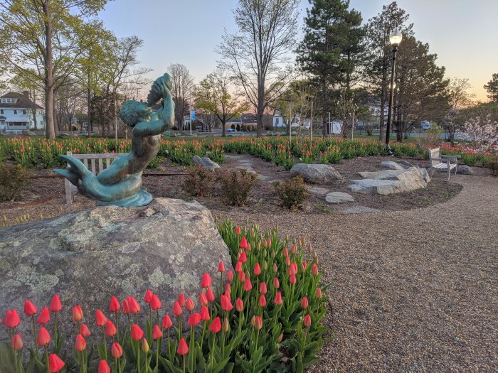 TRITON by Walker Hancock,Betty Smith Gardens,Ann Gilardi Johnson design &amp; Generous Gardener volunt,Stacy Blvd, May 2020,Gloucester Ma.©c ryan (3)