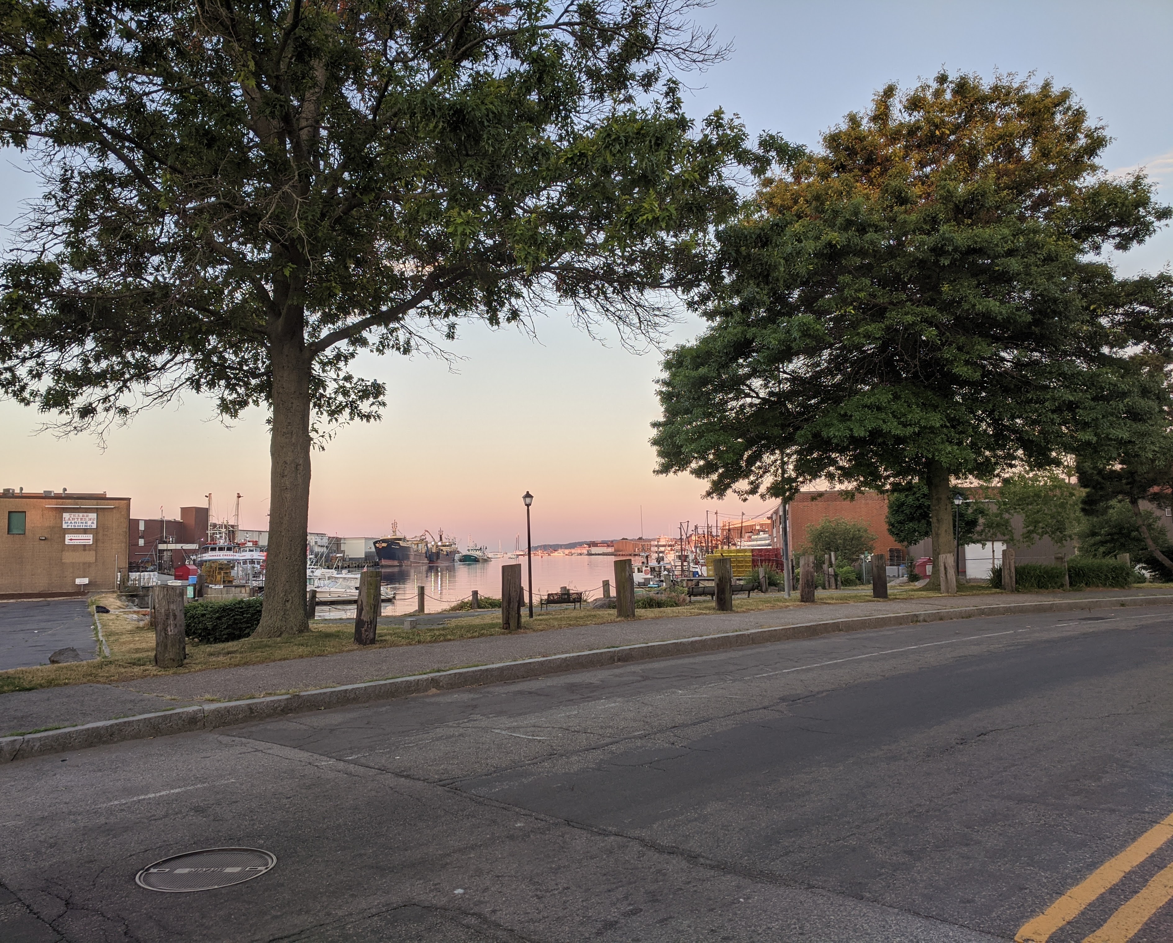 love this curve on Rogers view to inner harbor_20200628_Gloucester Mass ©c ryan